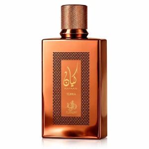 Perfume Kayaan Terra de Al Wataniah en frasco cobrizo sobre fondo blanco
